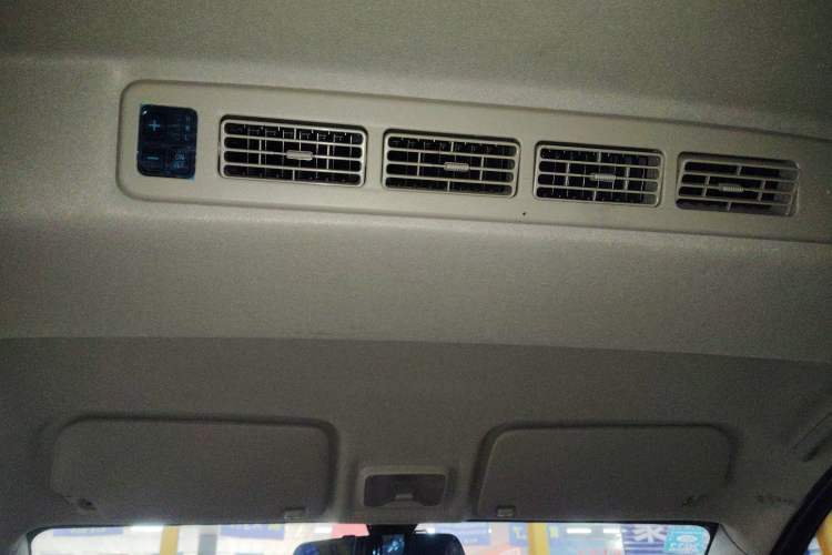 Used Dongfeng Fengon 330 2014 1.5L Manual Utility Version DK15 Headliner