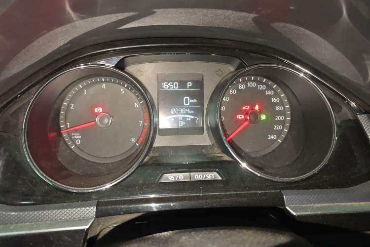 Used Volkswagen C-TREK 2018 1.5L Automatic Comfort Model Instrument Cluster