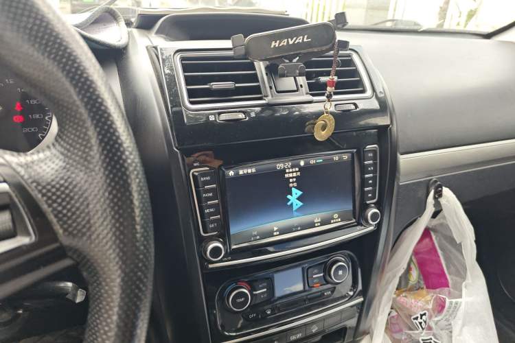 Used Haval H5 Classic 2018 Classic Edition 2.0T Manual 4x4 Progressive Model Audio And AC Panel