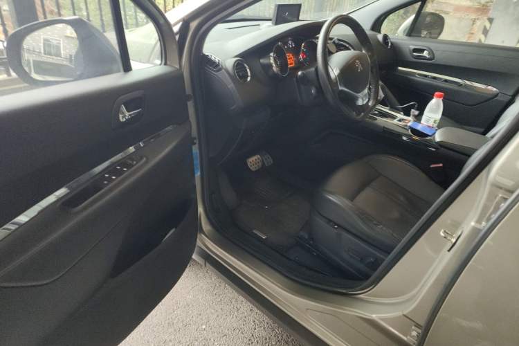 Used Peugeot 3008 2015 2.0L Automatic Trend Edition