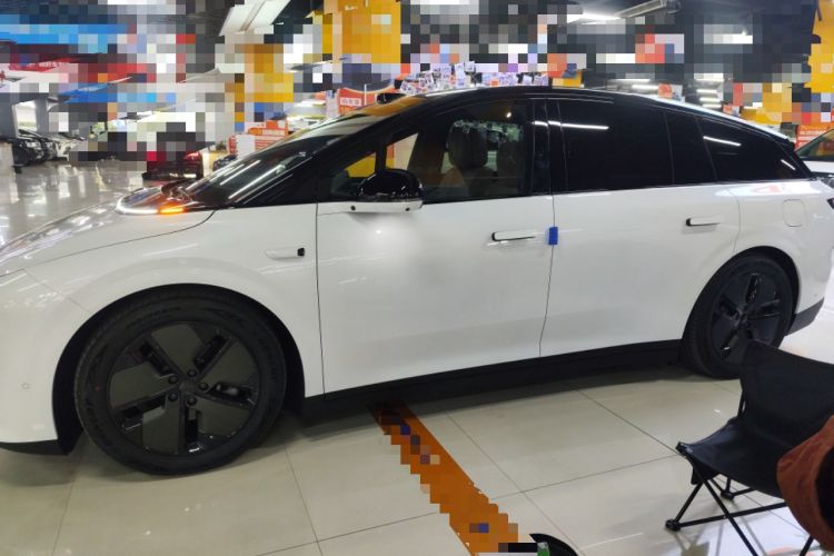 Used Li Auto i6 2025 Model Two-Wheel-Drive Standard Type
