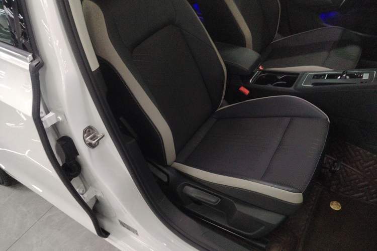 Used Volkswagen Golf 2021 280TSI DSG Pro Right Front Seat