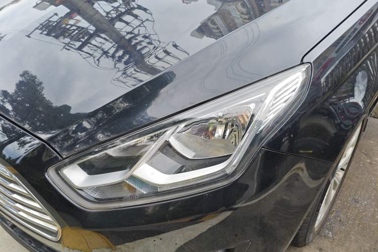 Used Ford Escort 2015 1.5L Automatic Fashion Model