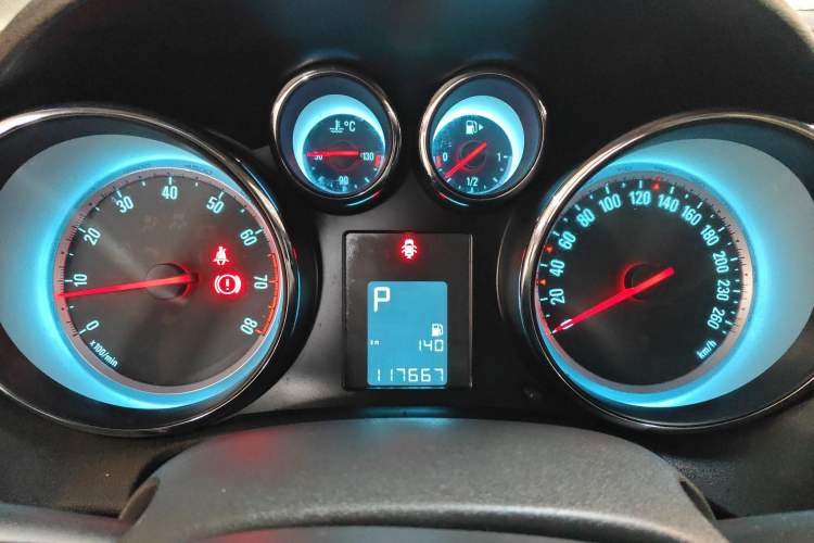 Used Buick GT 2014 XT 1.6L Automatic Fashion Edition Instrument Cluster