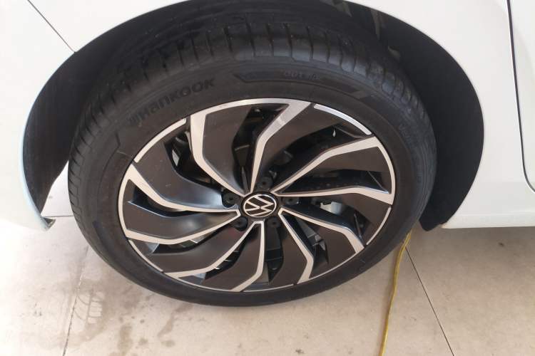 Used Volkswagen Golf 2023 Facelift 280TSI DSG Pro Right Rear Wheel Hub