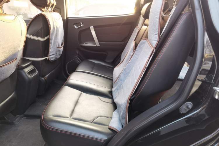 Used Geely Auto GX7 2015 Classic Edition 1.8L Manual Elite Model China V Standard
