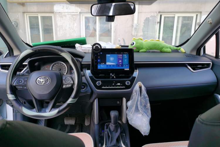 Used Toyota Corolla Cross 2022 2.0L Elite Edition Center Console