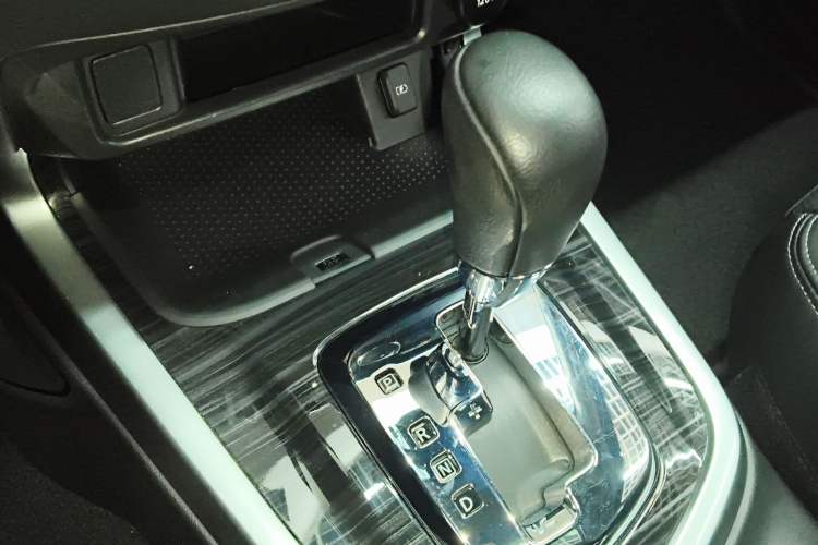 Used Nissan Terra 2018 2.5L Automatic 2WD Smart Enjoyment Version
