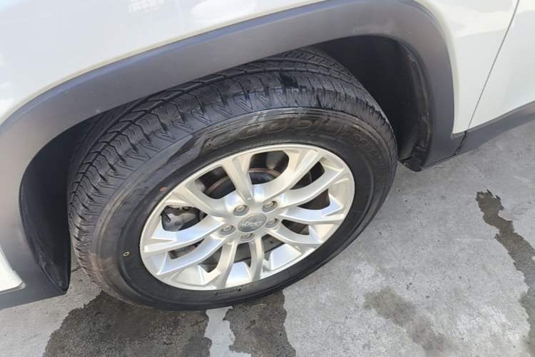 Used Jeep Cherokee 2019 2.0T Two-Wheel Drive Smart Enjoyment Version China VI