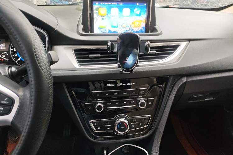 Used CHANGAN Alsvin V7 2016 1.6L Manual Enjoyment Model China V Standard Audio And AC Panel