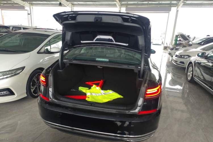 Used Volkswagen Passat New Energy 2025 430 PHEV Hybrid Business Edition Trunk