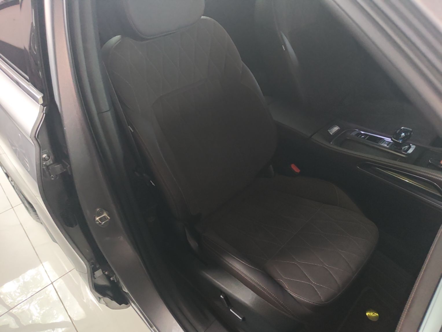 Geely Auto Monjaro L 2026 Model Oriental Yao 2.0TD Automatic Xiaohan Edition — снимка 19
