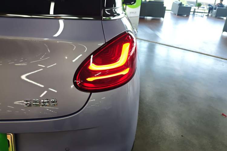 Used Wuling Bingo 2025 410 km Lingxi Deluxe Edition Right Rear Taillight