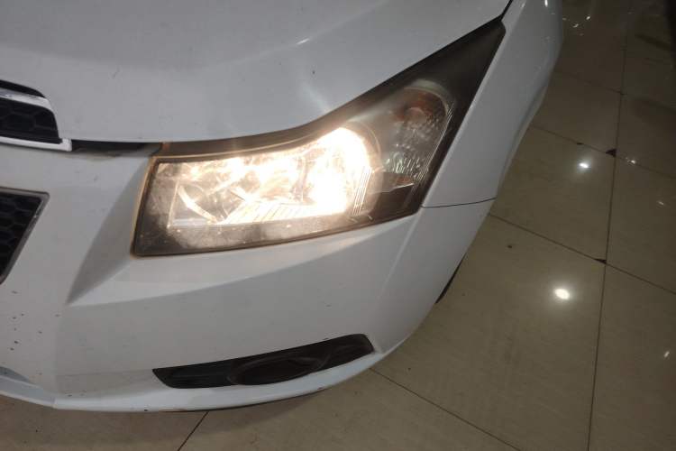 Used Chevrolet Cruze 2014 1.6L SL Millionth Anniversary Edition AT Left Front Headlight