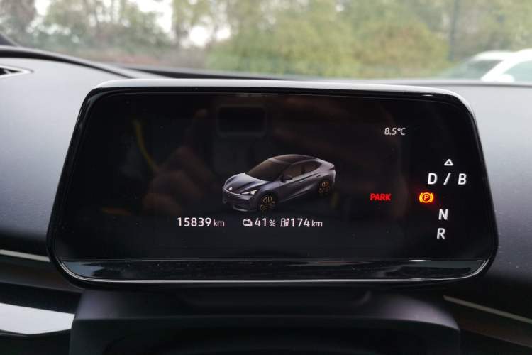 Used Volkswagen ID.UNYX 2024 Pro Long-Range Version