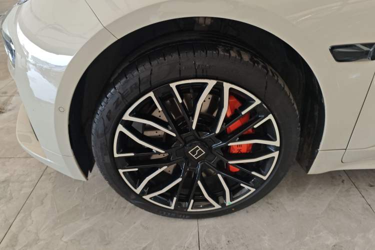 Used Zeekr 001 2025 YOU Edition 100 kWh All-Wheel Drive Left Front Wheel Hub