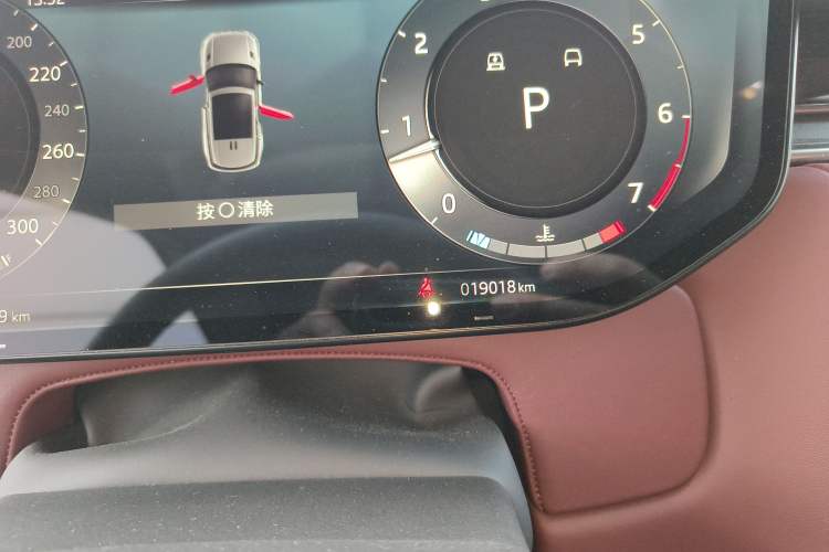 Used Land Rover Range Sport 2024 400PS Dynamic HSE Odometer Close Up