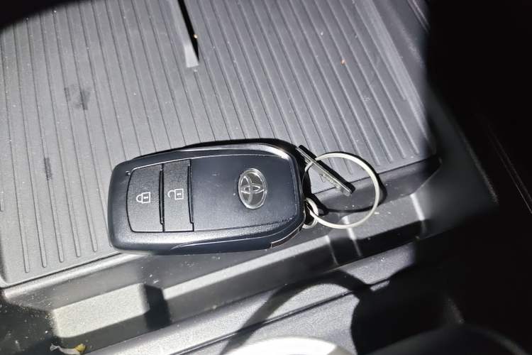 Used Toyota Corolla Cross 2026 Model 2.0L Smart Electric Hybrid Dual-Engine Pioneer Edition