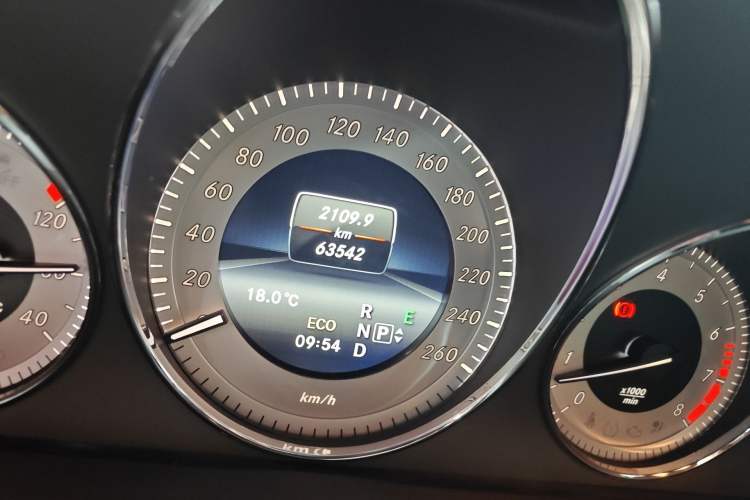 Used Mercedes-Benz GLK-Class 2015 GLK 260 4MATIC Fashion Edition Ultimate Version
