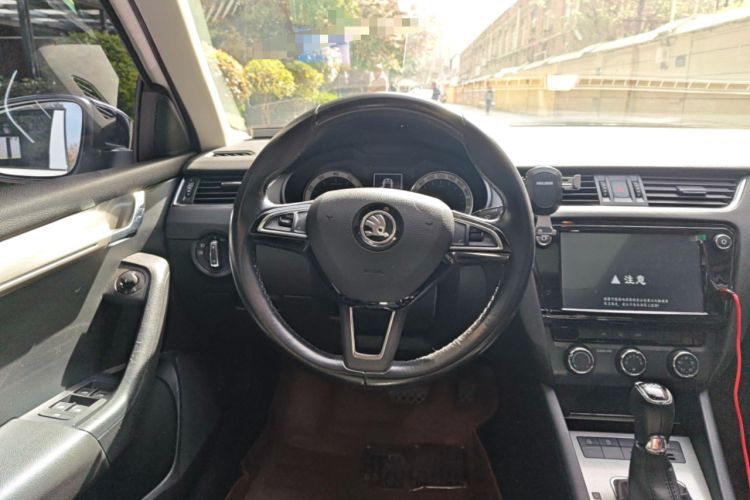 Used Skoda Octavia 2018 TSI280 DSG Luxury Edition Steering Wheel