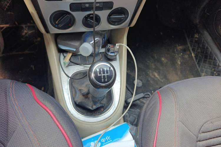 Used Volkswagen Lavida 2011 1.6L Manual - Premium Edition Gear Lever