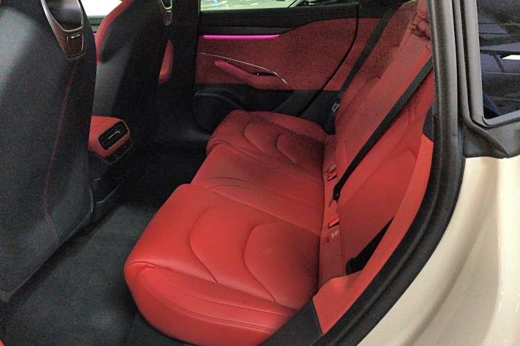 Used Xiaomi Auto SU7 2024 Rear-Drive Long-Range Intelligent Driving Version Left Rear Seat