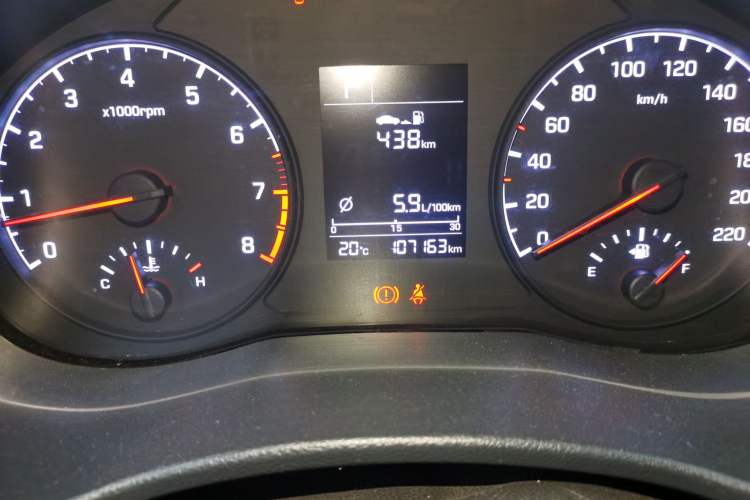 Used Hyundai Verna (new generation) 2016 1.4L Automatic Cool Edition GLS Odometer Close Up