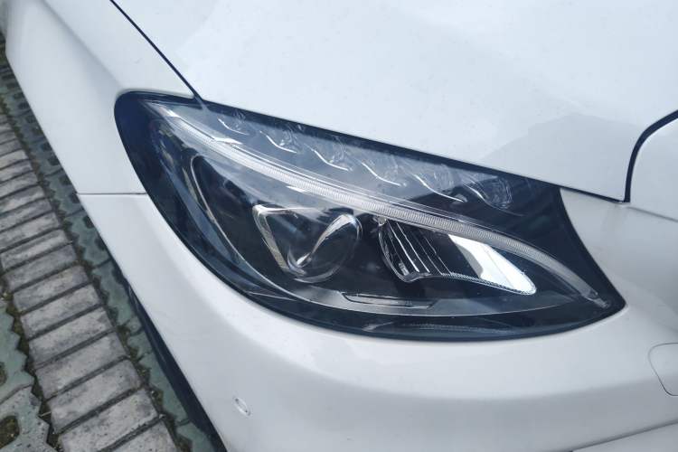 Used Mercedes-Benz C-Class 2015 Revised C 200 L Sport Edition Right Front Headlight