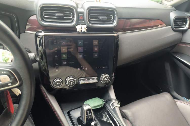 Used Lynk & Co 02 2020 1.5T DCT Two-Wheel Drive Zhaopu Version Audio And AC Panel