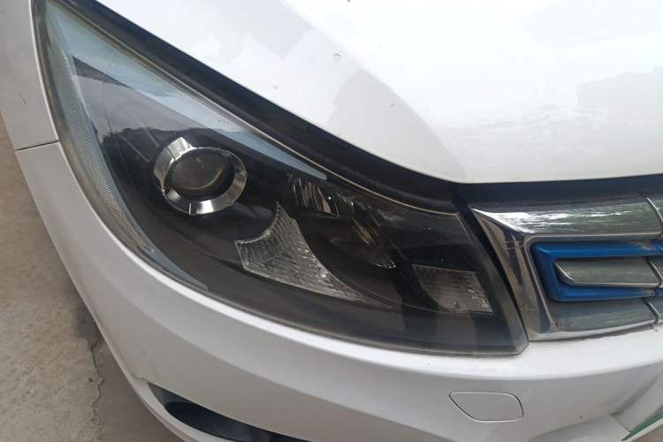 Used BYD e5 2016 300 Luxury Edition Right Front Headlight