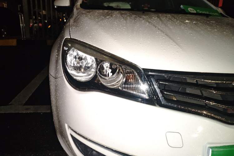 Used Roewe 350 2015 1.5L Automatic Luxury Sunroof Edition