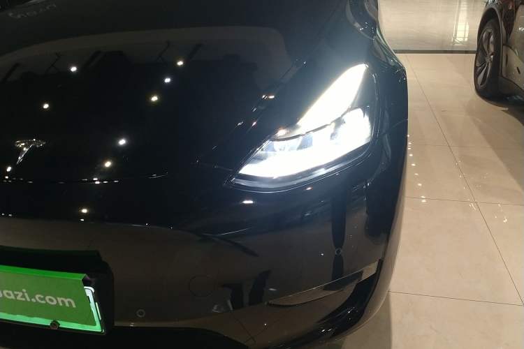 Used Tesla Model Y 2023 Long-Range All-Wheel-Drive Version