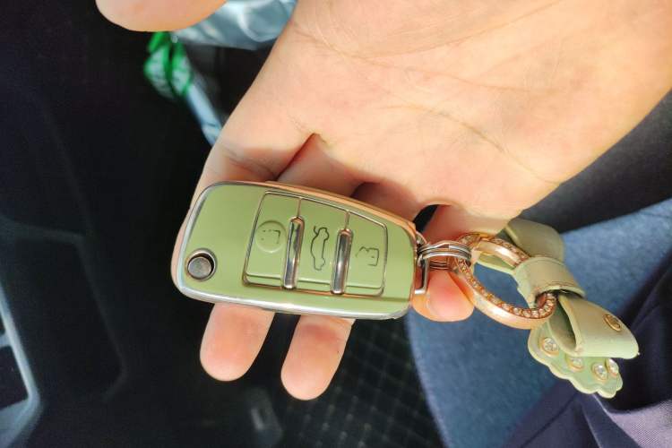 Used Chery QQ Ice Cream 2022 170km Sundae Phosphate Lithium-Ion
