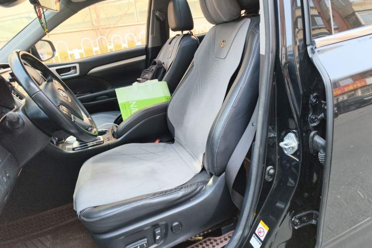 Used Toyota Highlander 2018 2.0T Four-Wheel Drive Luxury Edition 7 Seats China V Emission Standard
