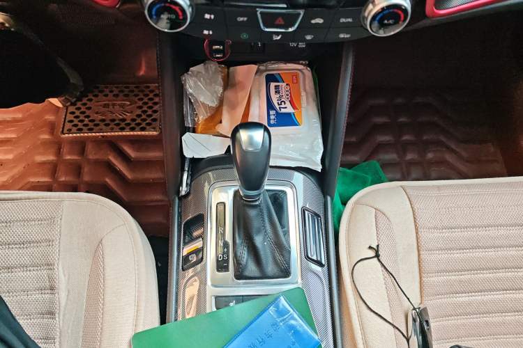 Used CHANGAN CS55 2017 1.5T Automatic Showoff Model Gear Lever