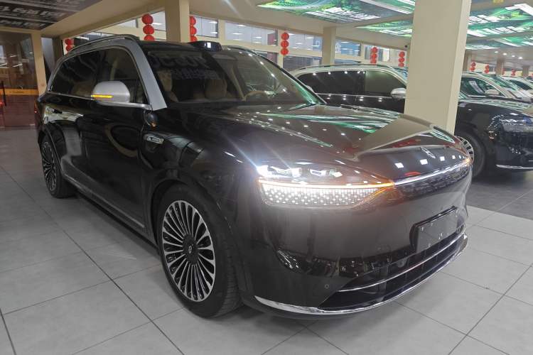 Used Hima AITO M9 2025 Extended-Range Ultra Version 52 kWh 6-Seater Front Right 45 Deg