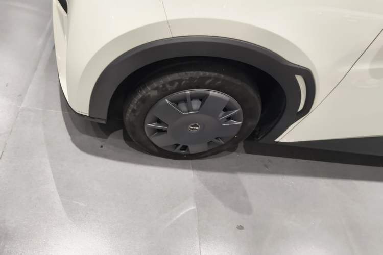 Used BYD Seagull 2024 Honor Edition 305km Dynamic Version Left Front Wheel Hub