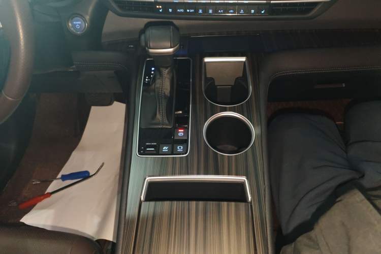 Used Toyota Sienna 2021 2.5L Hybrid Platinum Edition
