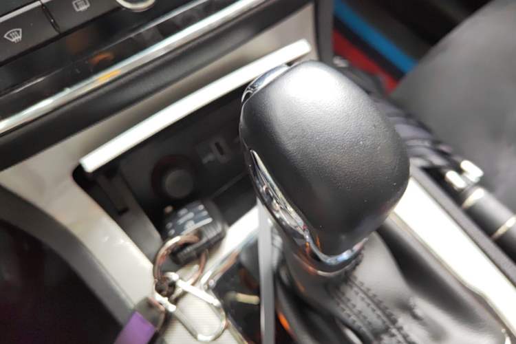 Used Roewe RX5 New Energy 2017 eRX5 50T Hybrid Connected Prestige Flagship Edition
