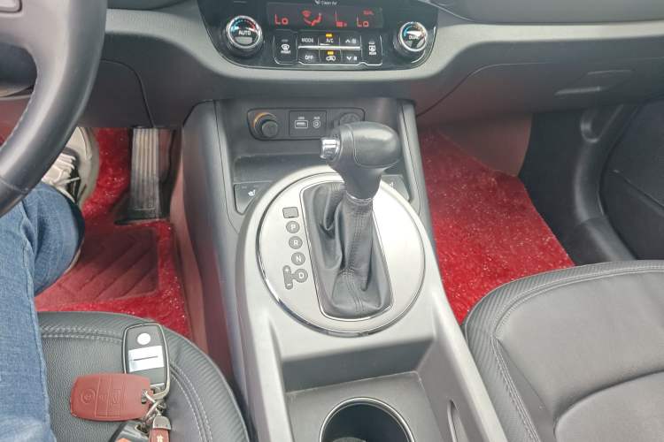 Used Kia Sportage R 2016 2.0L Automatic Two-Wheel Drive DLX Gear Lever