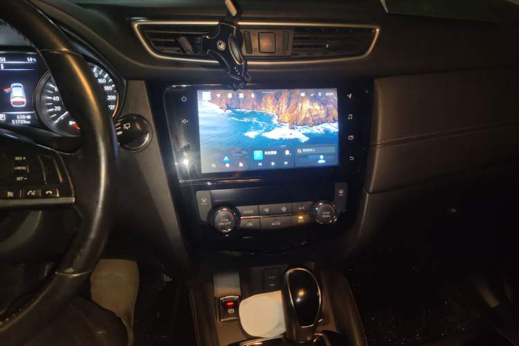 Used Nissan Qashqai 2022 2.0L CVT XV Premier Luxury Edition Audio And AC Panel