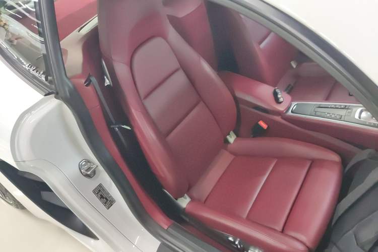 Used Porsche 718 2018 Cayman 2.0T
