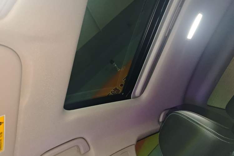 Used Geely Auto Emgrand 2023 4th Generation Champion Edition 1.5L CVT Prestige Model Headliner