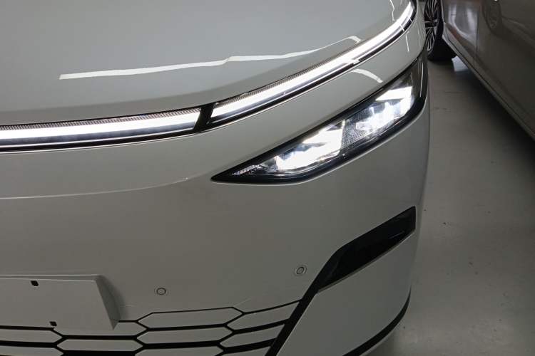 Used XPeng X9 2024 702 Ultra-Long Range Pro