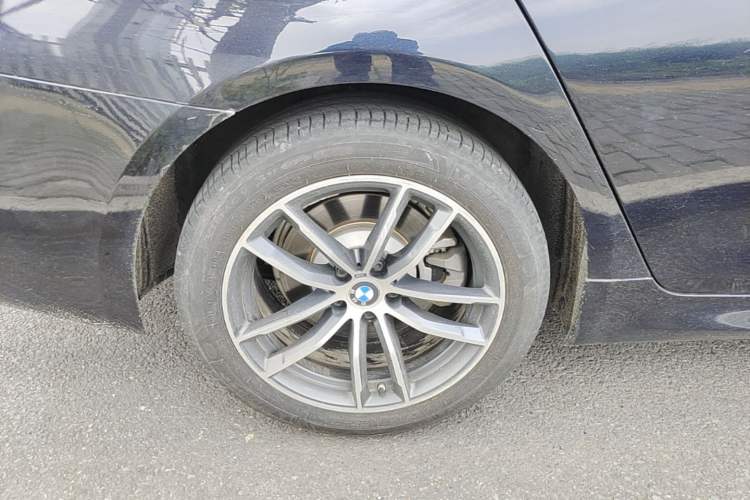 Used BMW 5 Series 2021 Facelifted 525Li M Sport Package Right Rear Wheel Hub