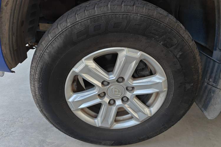 Used SAIC MAXUS T60 2017 2.0T Gasoline Automatic Two-Wheel Drive High-Ride Elite Standard Cabin
