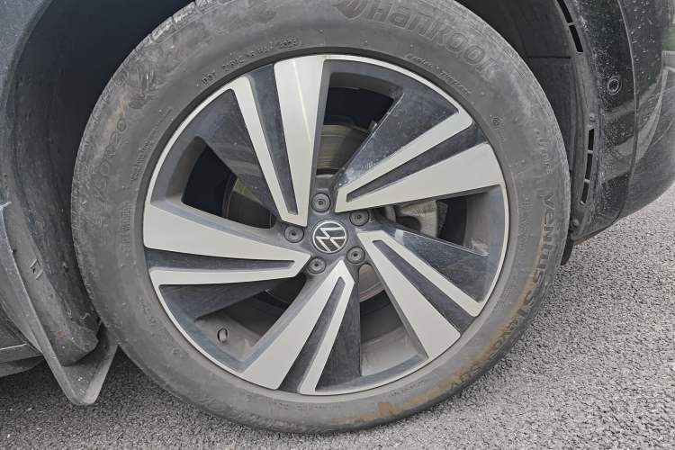 Used Volkswagen Tavendor 2024 380TSI All-Wheel-Drive R-Line Cruise Premium Edition
