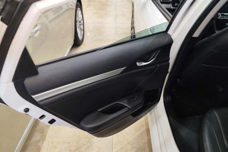 Used Honda Civic 2016 220TURBO CVT Luxury Edition