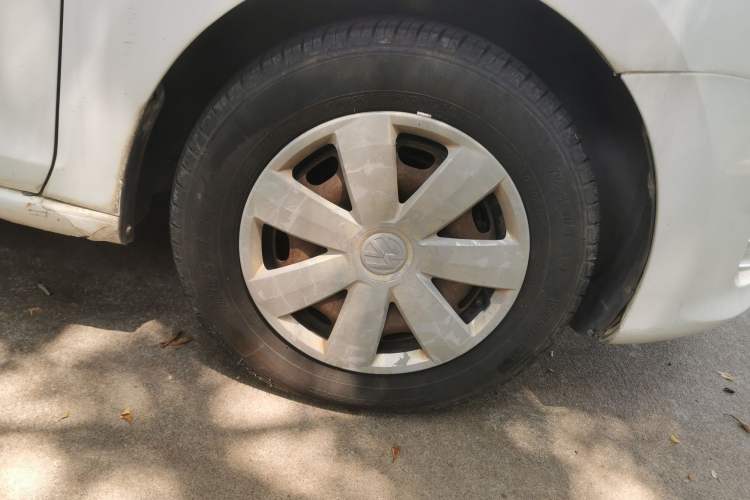 Used Volkswagen Santana 2013 1.6L Automatic Fashion Edition Right Front Wheel Hub