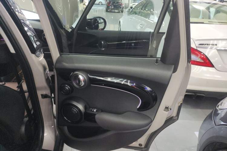 Used MINI MINI 2022 2.0T COOPER S Artist Five-Door Edition